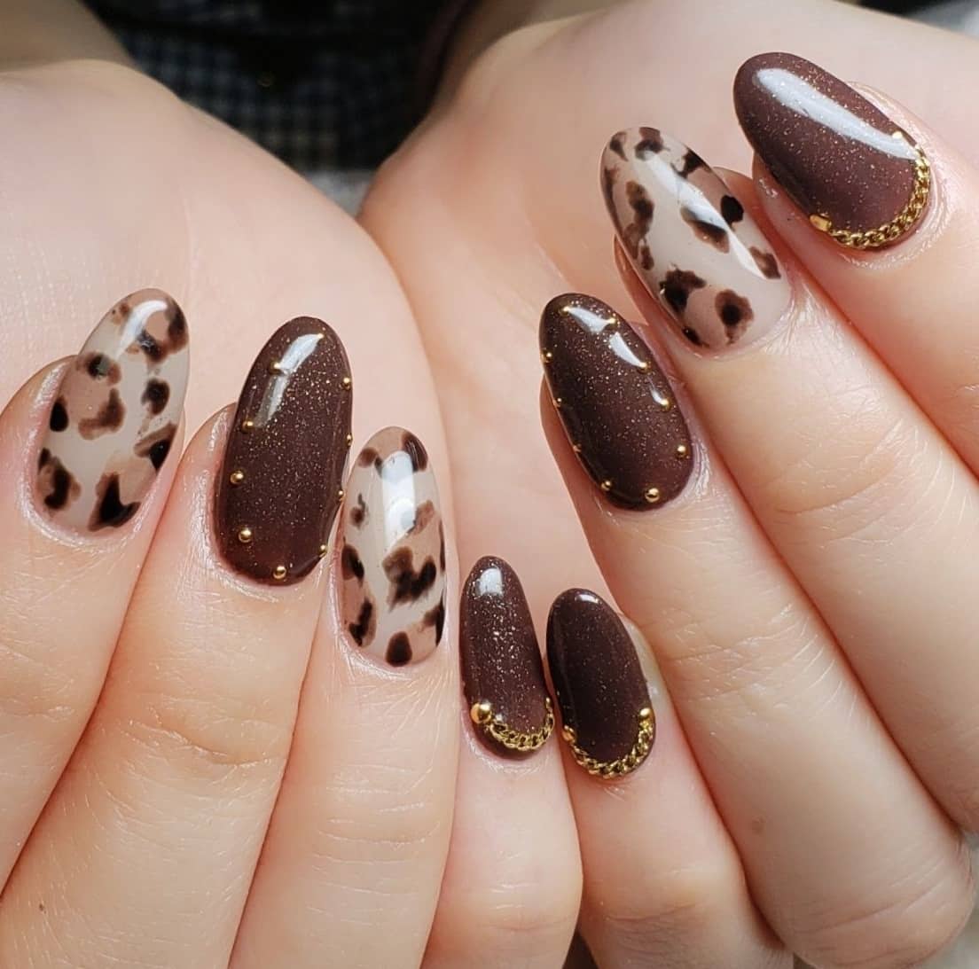 Модные примеры коричневых оттенков дизайна ногтей