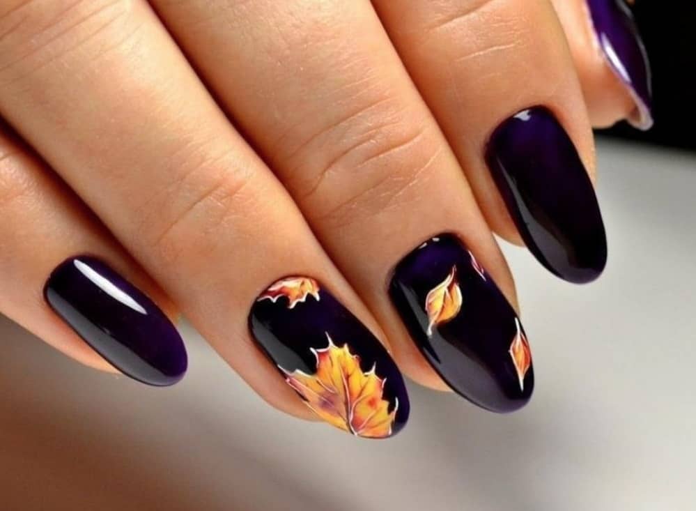 Листья на ногтях
